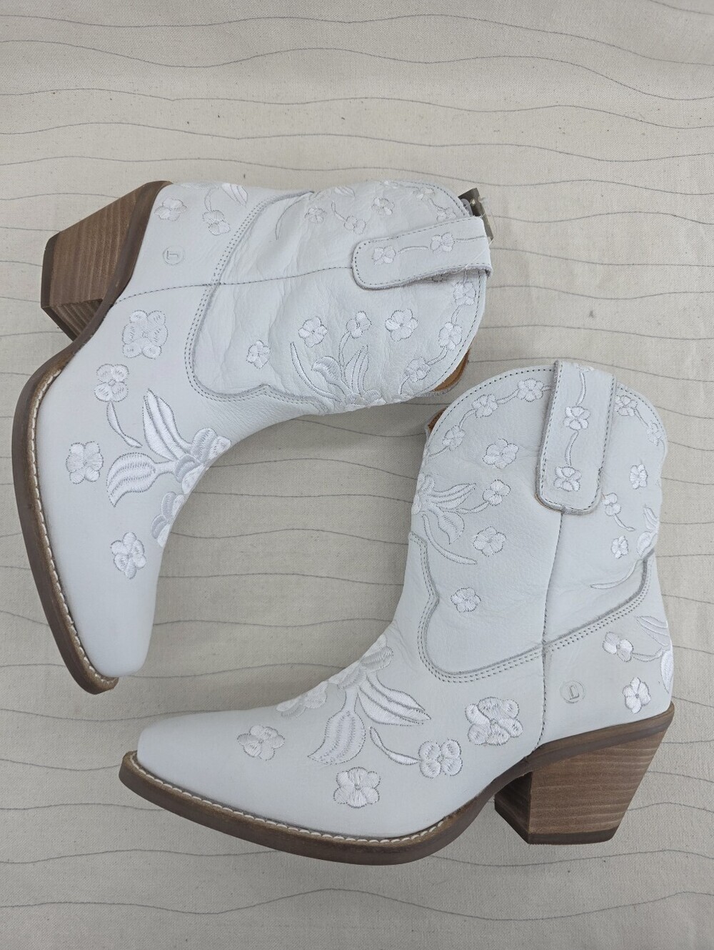 Dingo Womens Western Sweetheart Embroidered Bootie White Boots DI2183 Size 7.5 - Picture 12 of 16